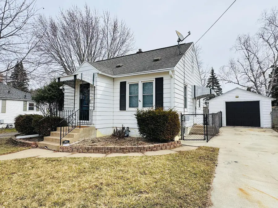 242 15th Avenue Se, Rochester, MN 55904 - #2