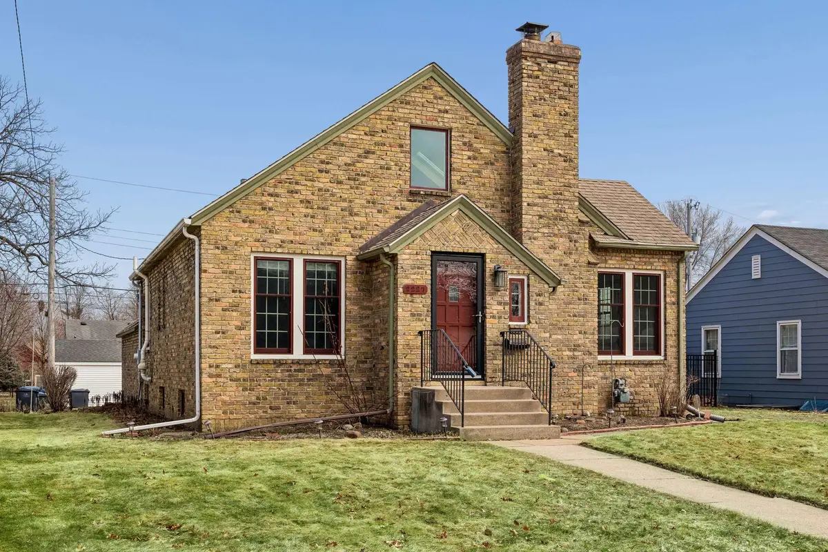 2227 Roosevelt Street Ne, Minneapolis, MN 55418 - #1