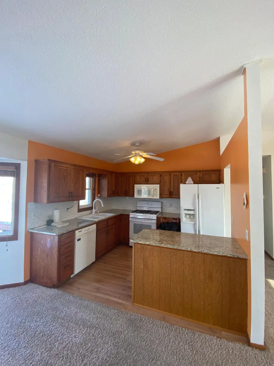 13712 Yosemite Avenue S, Savage, MN 55378 - #2