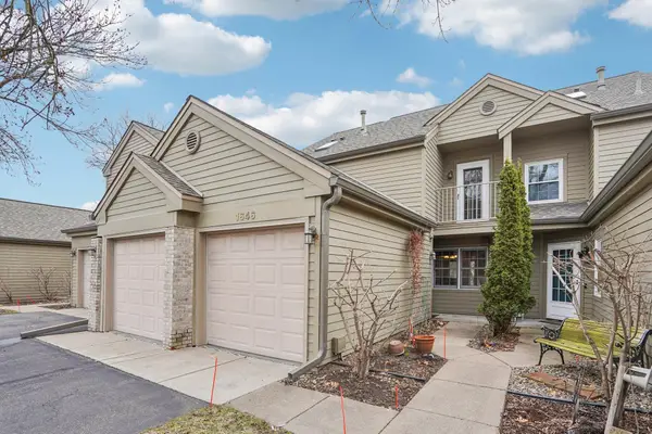1646 Rose Hill Circle, Saint Paul, MN 55108
