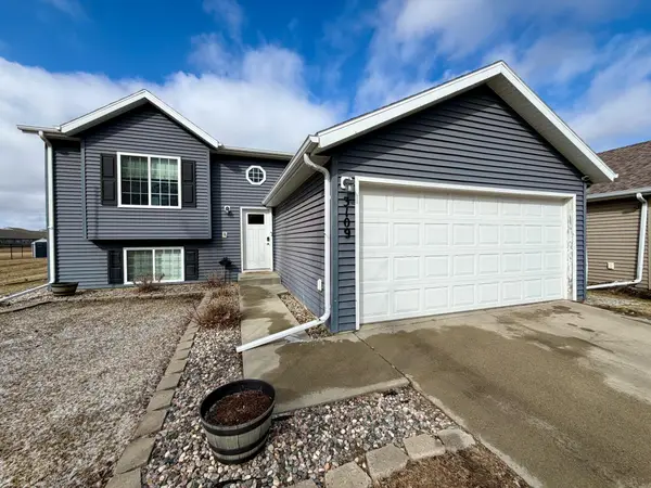 3109 30th Street S, Moorhead, MN 56560