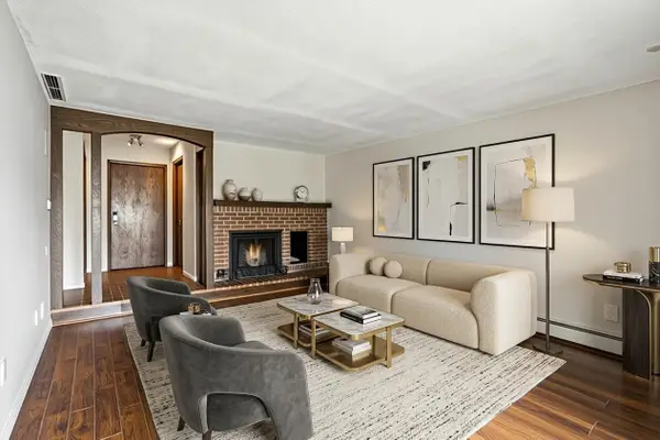 6115 Lincoln Drive #152, Edina, MN 55436