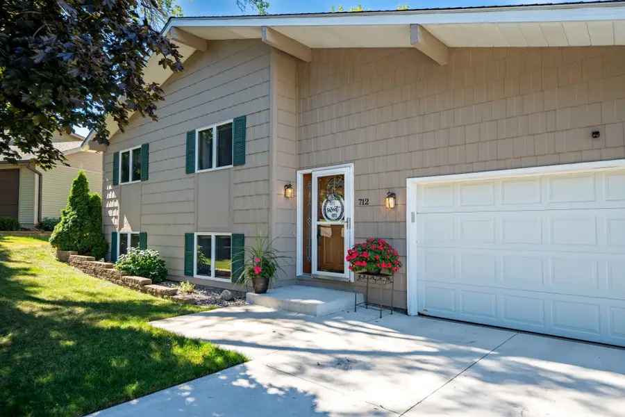 712 W Circle Drive, Montgomery, MN 56069 - #2