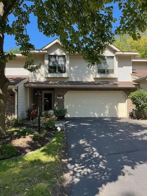 493 Sterling Street S, Maplewood, MN 55119