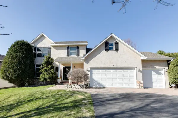 7568 Walnut Curve, Chanhassen, MN 55317