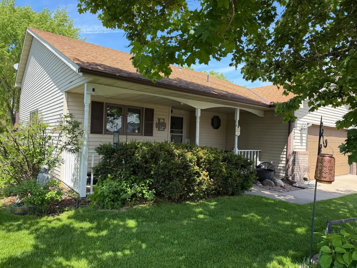 7230 38th Street N, Oakdale, MN 55128 - #1