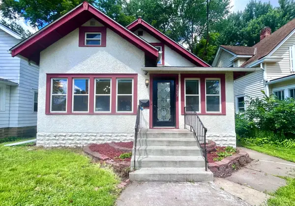 2923 Russell Avenue N, Minneapolis, MN 55411