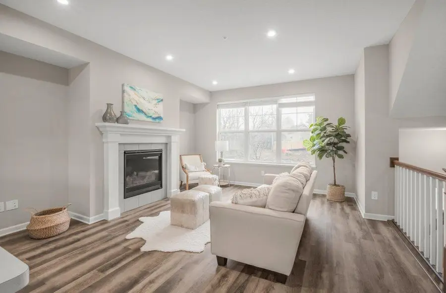 2189 Gateway Hill Road, North Saint Paul, MN 55109 - #3