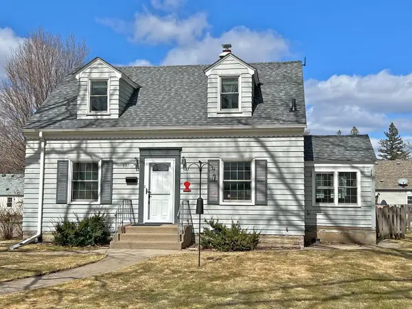 891 Nebraska Avenue W, Saint Paul, MN 55117