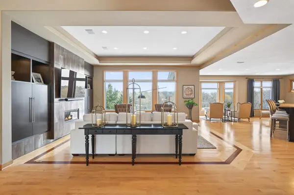 21115 Ridgewood Trail, Lakeville, MN 55044