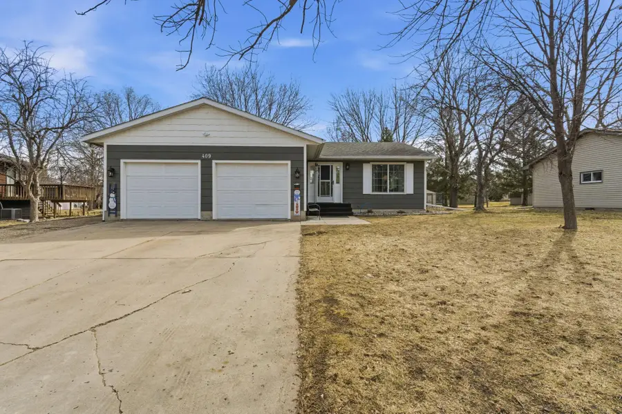 409 Boulder Street Sw, Hutchinson, MN 55350 - #2