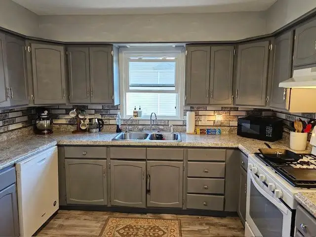 611 11th Street Sw, Willmar, MN 56201 - #3