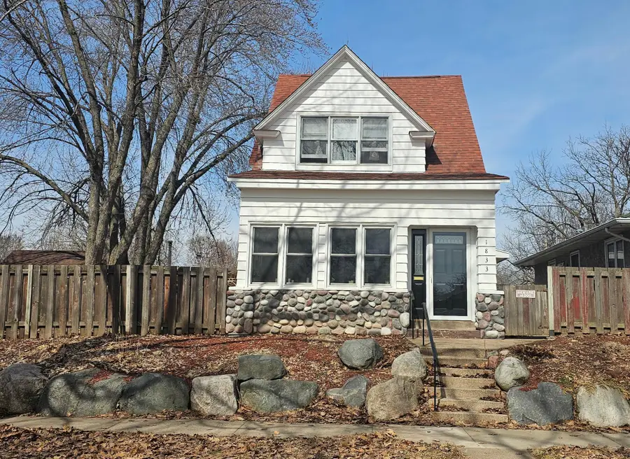 1833 Hawthorne Avenue E, Saint Paul, MN 55119 - #2
