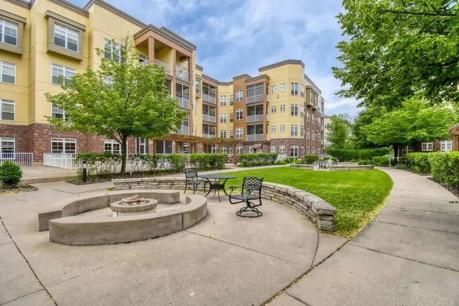 2550 38th Avenue Ne #108, Saint Anthony, MN 55421 - #3