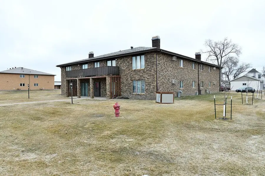 241 6th Avenue S, Casselton, ND 58012 - #3