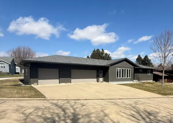 905 Larson Drive, Zumbrota, MN 55992