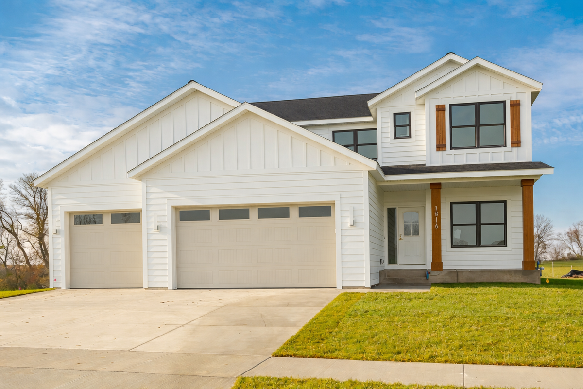 3435 NE Stonehedge Drive Ne, Rochester, MN 55902 - #1