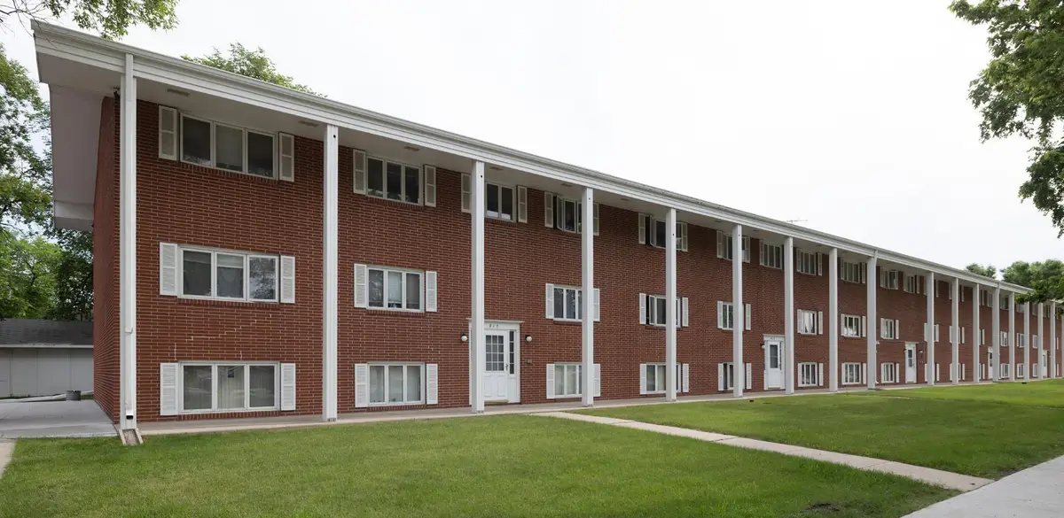 813 N 6th Avenue N #C16, Fargo, ND 58102 - #1