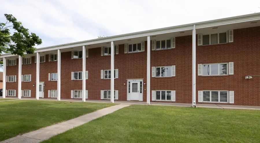 813 N 6th Avenue N #C16, Fargo, ND 58102 - #2