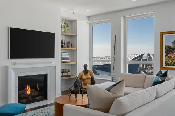 1111 W River Parkway #24A, Minneapolis, MN 55415