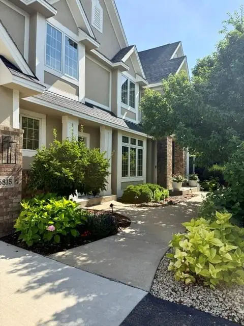 6815 Ruby Lane, Chanhassen, MN 55317