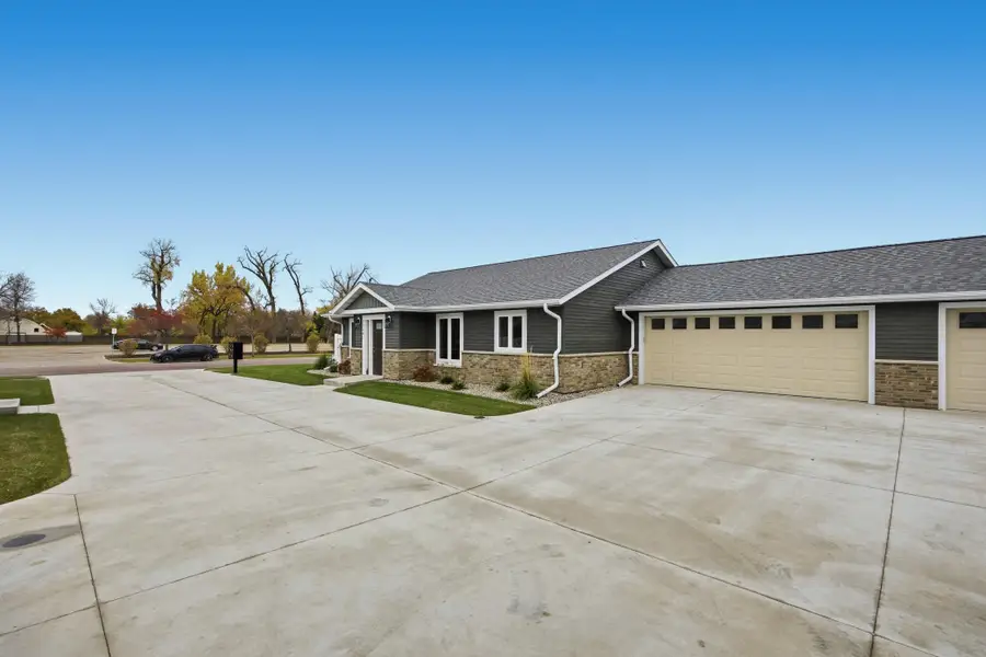 2330 30 Avenue S, Fargo, ND 58104 - #3