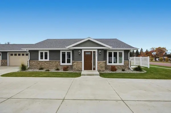 2336 30th Avenue S, Fargo, ND 58104