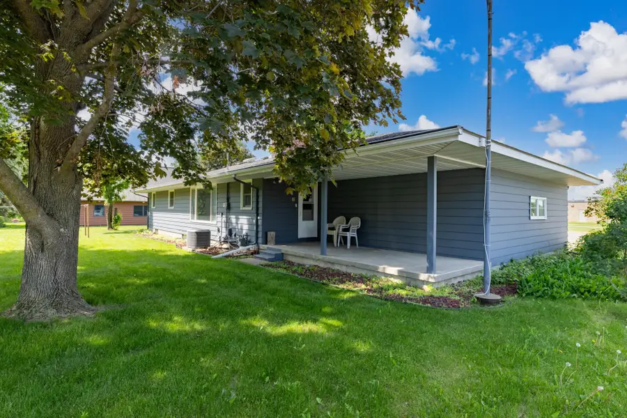 301 S Market Street, Belle Plaine, MN 56011 - #2
