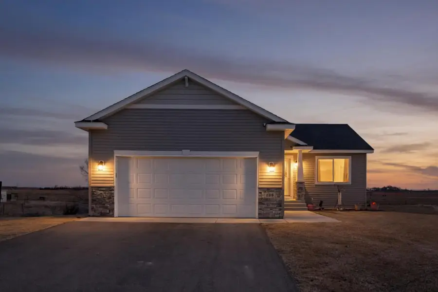 608 Elm Street N, Kimball, MN 55353 - #2