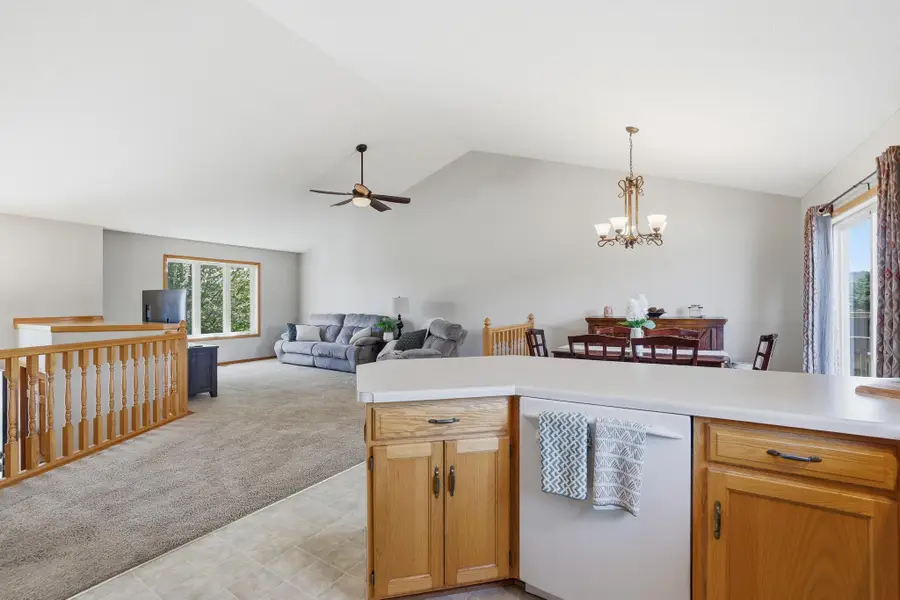 936 S Chestnut Street, Belle Plaine, MN 56011 - #2