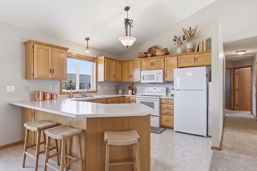 936 S Chestnut Street, Belle Plaine, MN 56011 - #3