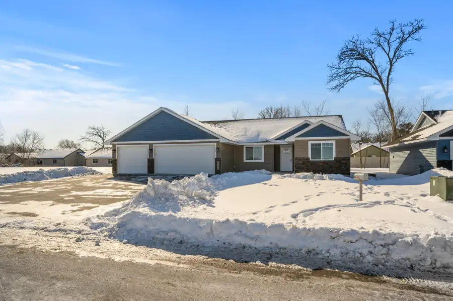 7268 Hawthorne Court, North Branch, MN 55056 - #2