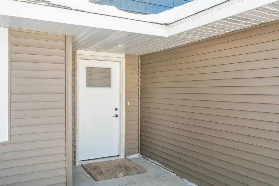 7268 Hawthorne Court, North Branch, MN 55056 - #3