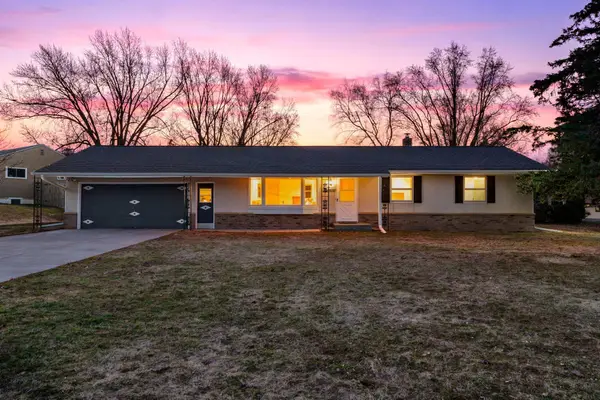 2460 E Meadow Drive, North Saint Paul, MN 55109