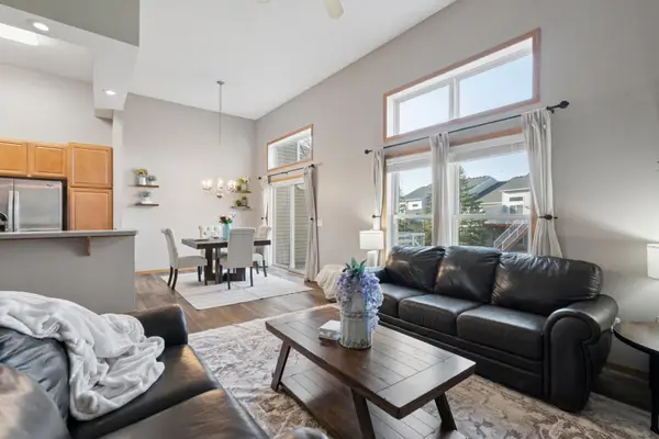 2121 Saint Johns Court, Woodbury, MN 55129
