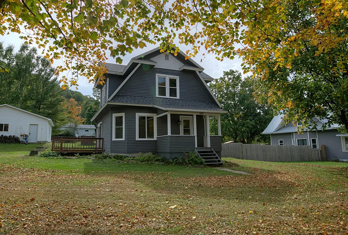 227 E Race Avenue, Elmwood, WI 54740 - #1