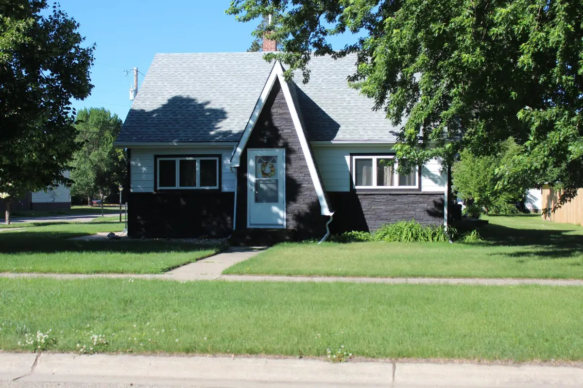 222 Washington Avenue, Hatton, ND 58240 - #1