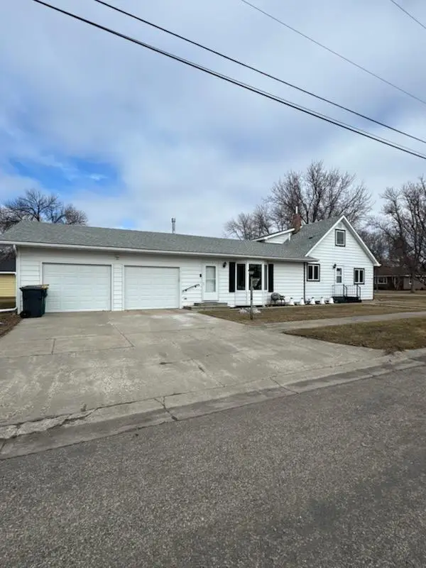 222 Washington Avenue, Hatton, ND 58240