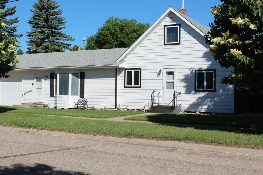 222 Washington Avenue, Hatton, ND 58240 - #2
