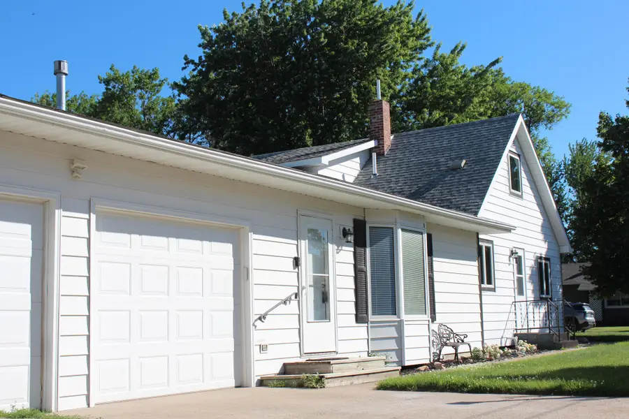222 Washington Avenue, Hatton, ND 58240 - #3