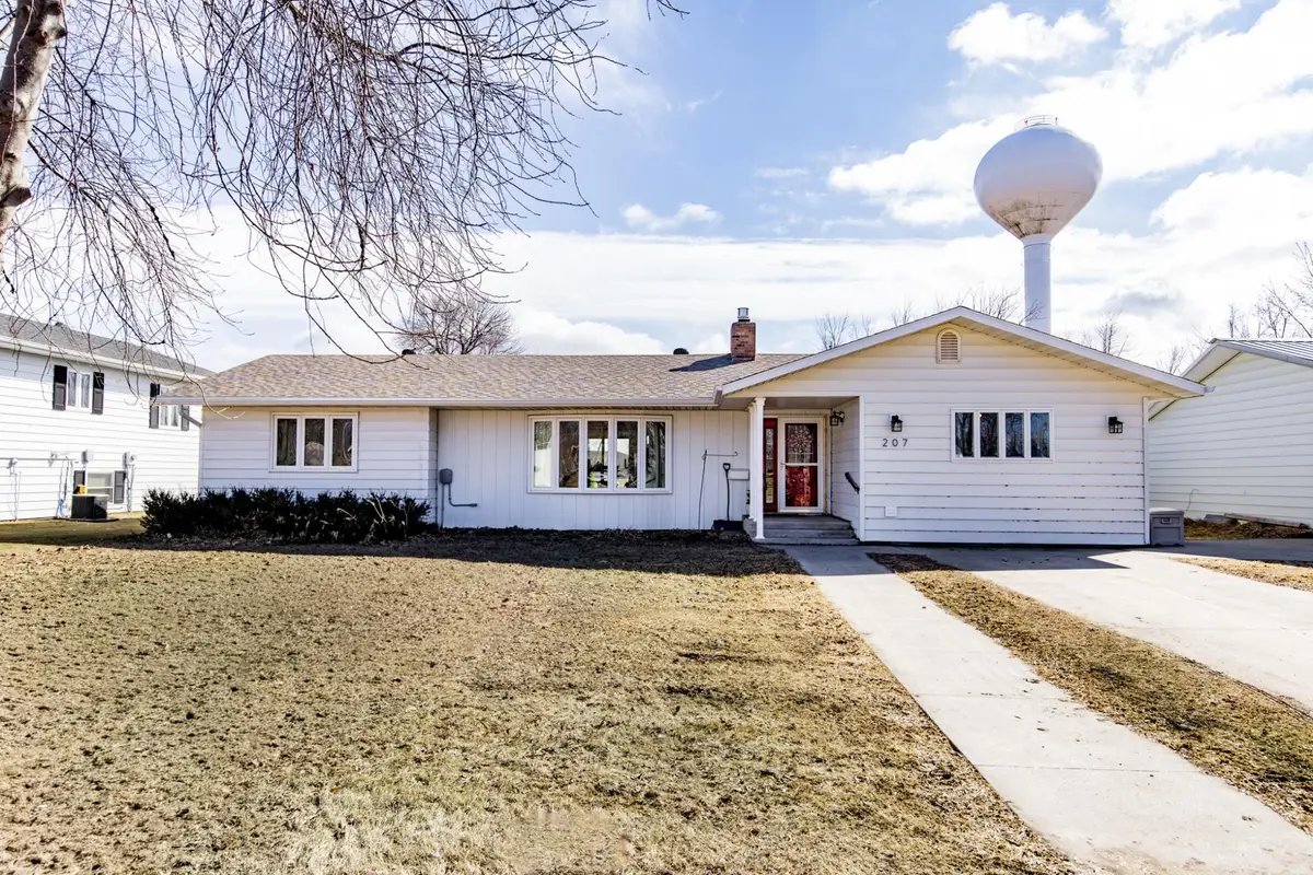 207 4th Avenue Se, Hillsboro, ND 58045 - #1