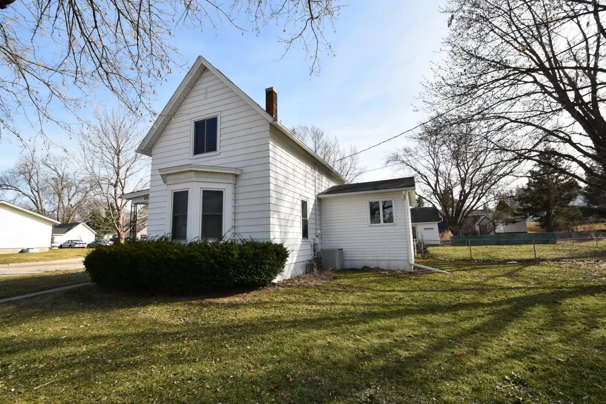 267 E 4th Street, Zumbrota, MN 55992 - #1