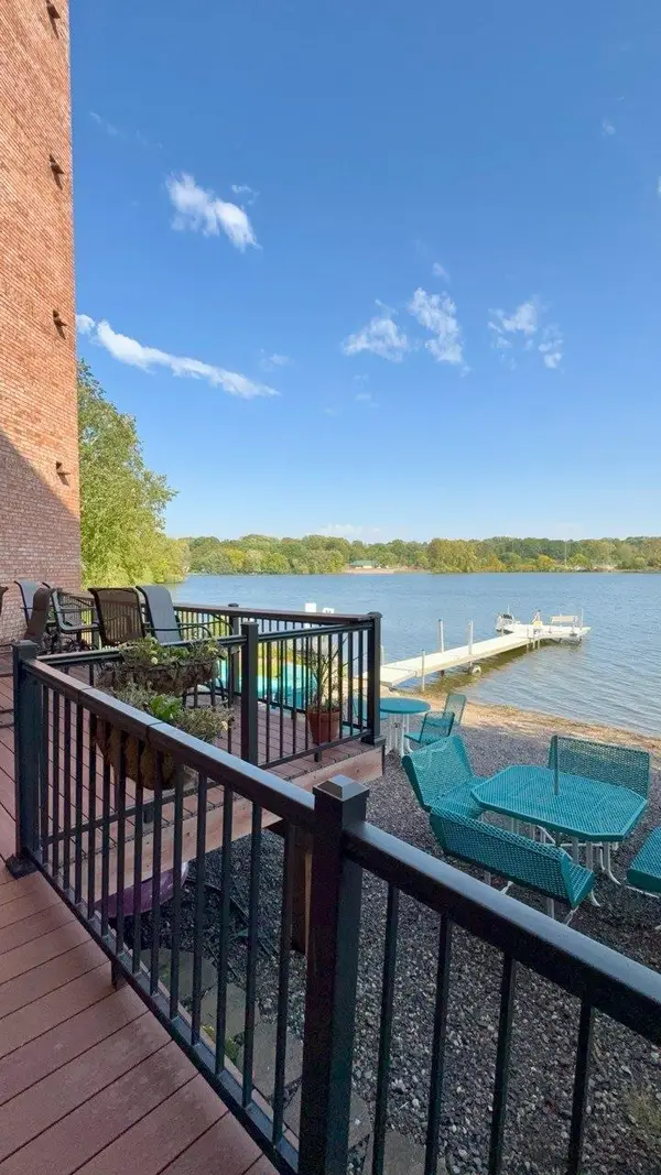 329 Geneva Avenue N #411, Oakdale, MN 55128