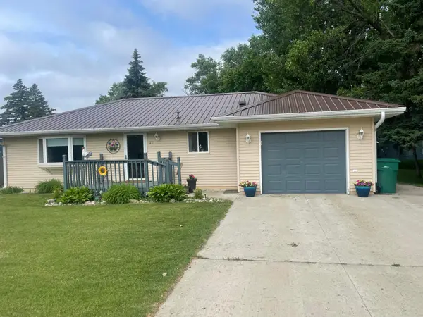 311 4th Avenue E, Abercrombie, ND 58001