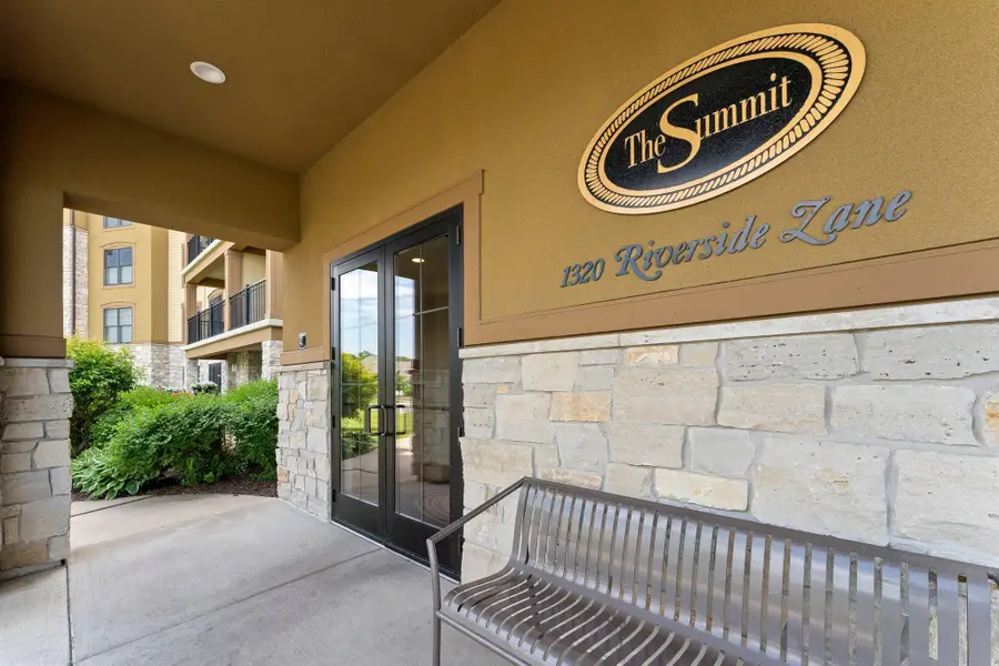 1320 Riverside Lane #112, Mendota Heights, MN 55118 - #3