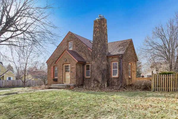 1402 Idaho Avenue W, Falcon Heights, MN 55108