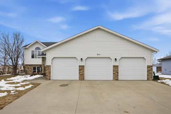 311 13th Avenue N, Casselton, ND 58012