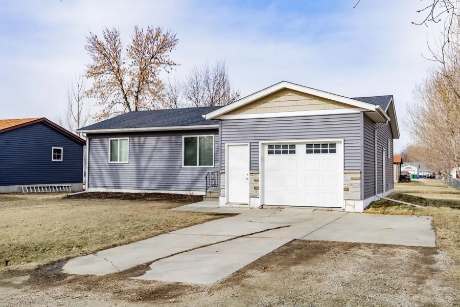 505 4th Street E, Horace, ND 58047 - #3
