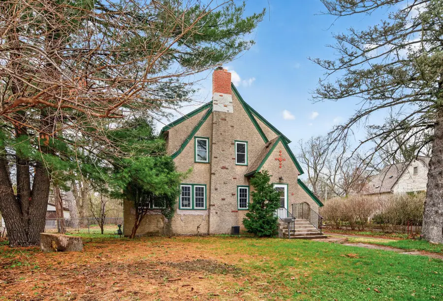 1749 Hamline Avenue N, Falcon Heights, MN 55113 - #2