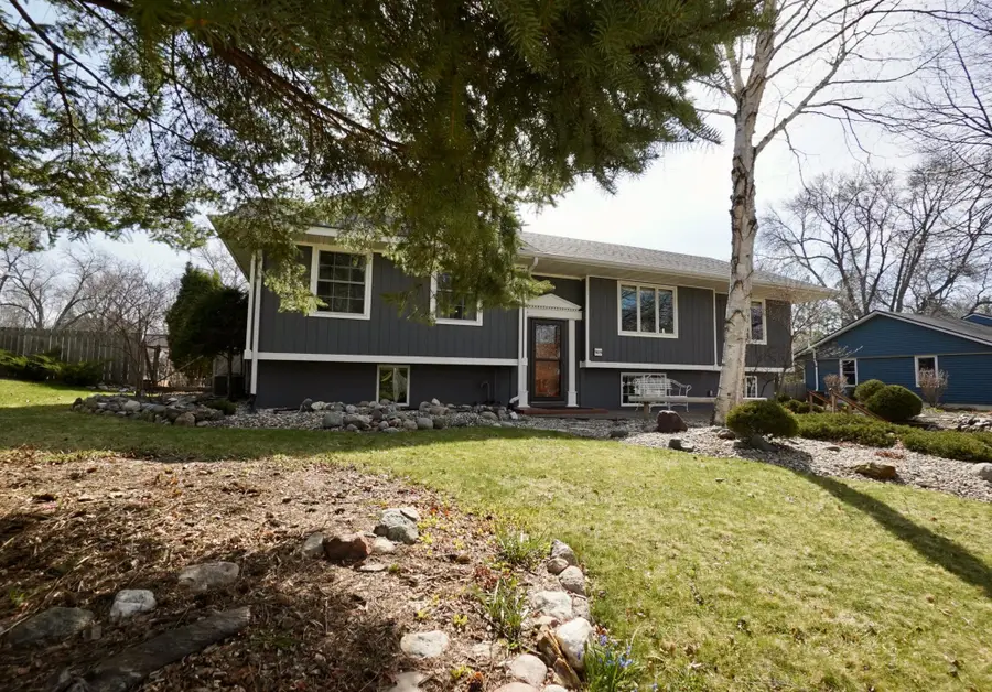 909 16th Street Sw, Willmar, MN 56201 - #2